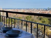 Amazing sea and Sagrada Familia views homey apartment - Chambres d’hôtes Barcelone