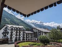 Central spacious flat with private parking - B&B