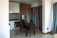 Beautiful and brand new 2 bedrooms apartment/ Magnifico e novo apartamento T2 - Chambres d'hôtes Praia