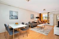 AX301 - Located in the Heart of North Sydney - B&B