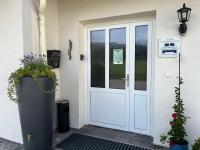 Three-Bedroom Apartment with Mountain View