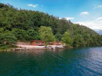 B&B Tenna - Chalet Alessandrini - Private Lakeside Beach - Bed and Breakfast Tenna