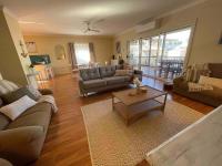 B&B Patonga - Award winning - Open plan Coastal Beauty in Patonga Beach - Pet Friendly - Bed and Breakfast Patonga