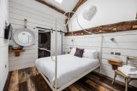 Vierbettzimmer mit Dusche