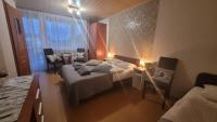 Dreibettzimmer mit Balkon