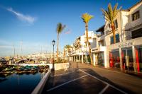 MARBELLA BANUS SUITES - Puerto Banus Marina Harbour Seafront Apartment - Chambres d’hôtes Marbella
