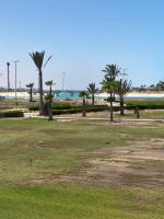Chalet Marina Al Alamein one bedroom -first row circle lake view -North Coast شاليه غرفة وريسبشن أول صف على البحيرة المستديرة - مارينا العلمين - Chambres d'hôtes El-Alamein