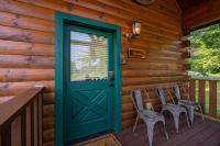 American Eagle Cabin, FREE tickets 3 bed 3 bath with game room, hot tub, Wi-Fi, easy roads - B&B