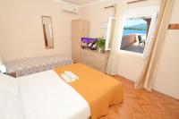 Triple Room with Bathroom and Shared Kitchen