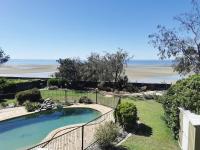 B&B Beachmere - Private Beach House for Your Perfect Family Holiday - Bed and Breakfast Beachmere