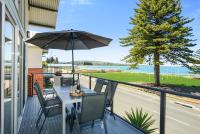 Pine Beach Villa Fabulous Sea Views - B&B Victor Harbor