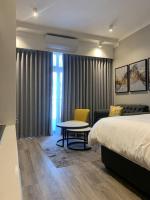 Entire Studio Apartment @MenlynMaine - B&B
