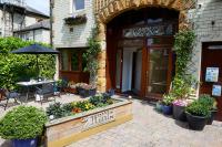 The Coach House Apartment, dog friendly with patio area, Yorkshire Coast Holiday Lets. - B&B