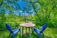 Franconia Home with Community Pool and River Access! - Chambres d’hôtes