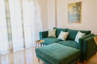 Serene Green One-Bedroom Condo - B&B Valona