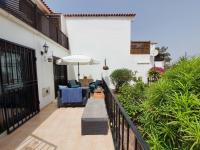 Cosy Flat near Golf Club - Heated Pool, Terrace, Garden, Wi-Fi - Chambres d'hôtes San Miguel De Abona