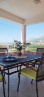 Stunning Gold Apartment with Oasis Pool - B&B Salona
