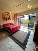 Camera Matrimoniale con Bagno in Comune 