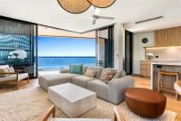 B&B Coolum Beach - Absolute Beachfront Luxury Apartment - Bed and Breakfast Coolum Beach