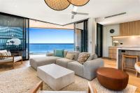 Absolute Beachfront Luxury Apartment - B&B