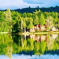Algonquin Island 'Luxe' Cottage at the edge of the Park - Chambres d'hôtes South River