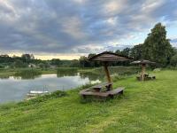 Domki wędkarskie nad Stawami Pirania - B&B Zagórz