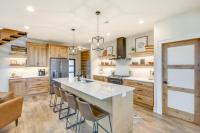 Hot Tub and Deck at Red Lodge Retreat - B&B Red Lodge