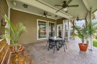 4BR Houston Home Sleeps 9 with Foosball & Covered Patio - B&B Houston