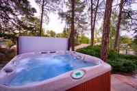 Romantic Escape+Close Walk To Town+Hot Tub+Pets OK - B&B Prescott