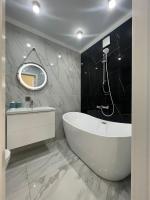 1 комн квартира Тауельсиздик 34-2 18 этаж ЖК Silk Way - Chambres d'hôtes Promyshlennyy