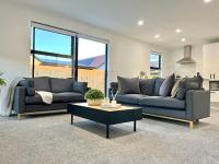 Brand New & Ready for You! By KOSH BNB - Ferienwohnung Hamilton