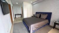 Appartamento con 2 Camere da Letto e Vista Piscina