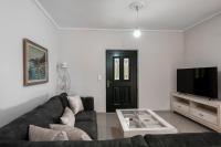 Apartment with Pool View 