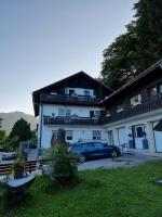 B&B Treffen am Ossiacher See - Ferienhaus Burgblick - Bed and Breakfast Treffen am Ossiacher See