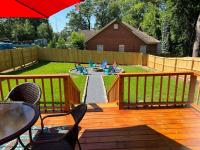Serene Getaway with Fast Wi-Fi Deck Fire Pit Roku - B&B