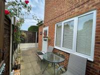 B&B Staines-upon-Thames - Studio-2 Staines,Heathrow, London-own entrance - Bed and Breakfast Staines-upon-Thames