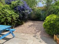 Stunning 3-bedroom townhouse in superb location - B&B