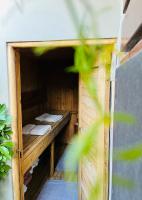 Art-Inspired Bedroom Close to CBD - Ferienwohnung Mossel Bay