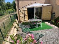 Studio tout équipé à la nuitée ou plus,proche aéroport Bastia - B&B