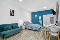 Estudio con balcón