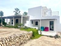 Habitación con cama grande