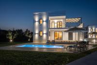 Zenith White Elegant Villa 2 - B&B