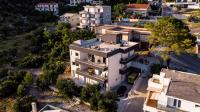 Sunshine House Makarska with Free Beach Parking - B&B