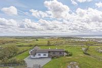 B&B Holyhead - Glasfryn Rhoscolyn Relaxing family friendly home close to the beach - Bed and Breakfast Holyhead