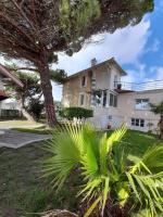 B&B Royan - ROYAN - Villa La Cigale - 7 chambres / 16 couchages - Bed and Breakfast Royan