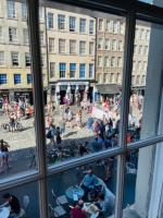 Stunning Royal Mile 2 bedroom apartment - Chambres d'hôtes Édimbourg