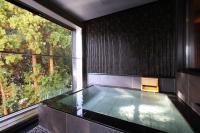 Deluxe Suite with Spa Bath