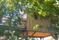 Perched Tree house - L'Ourson Blanc
