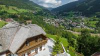 Villa Bostele with Five Bedrooms, Indoor Pool, Two Saunas & Garage - B&B Bad Kleinkirchheim