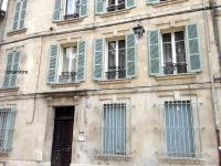 studio intra muros tres calme rénové - Chambres d’hôtes Avignon